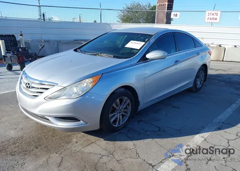 2013 Hyundai Sonata Gls z USA, uszkodzony, nr VIN 5NPEB4AC8DH660666